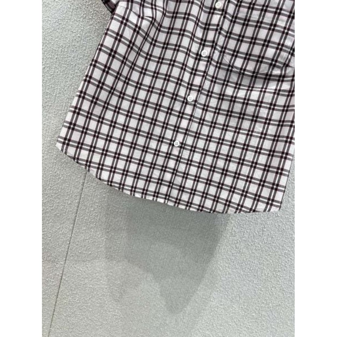  都会的 モダン PRADA プラダ コピー 半袖シャツ シャープ印象 高品質