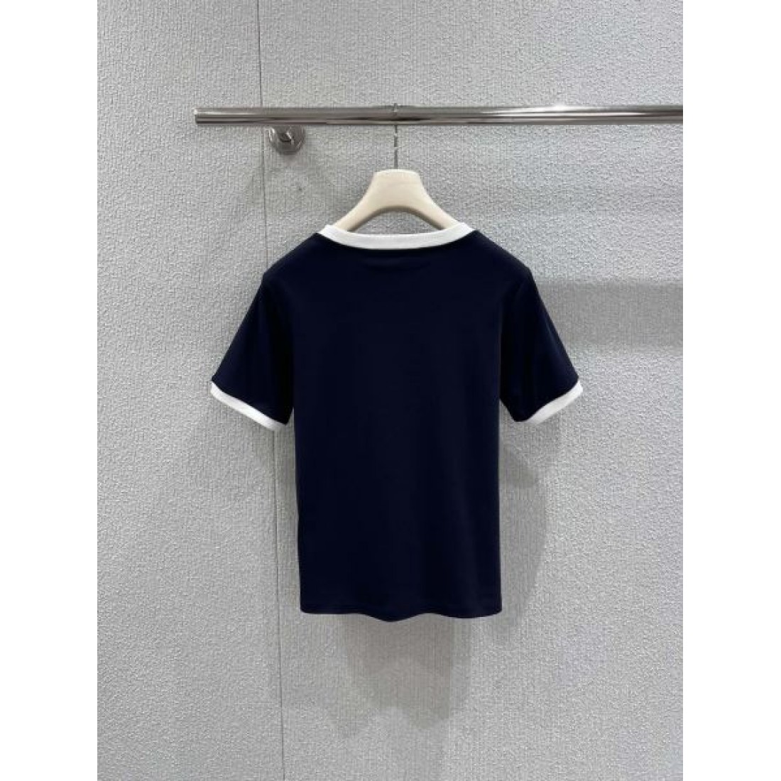 重厚感 スタイリッシュ VERSACE ヴェルサーチェ コピー 半袖Tシャツ インパクト