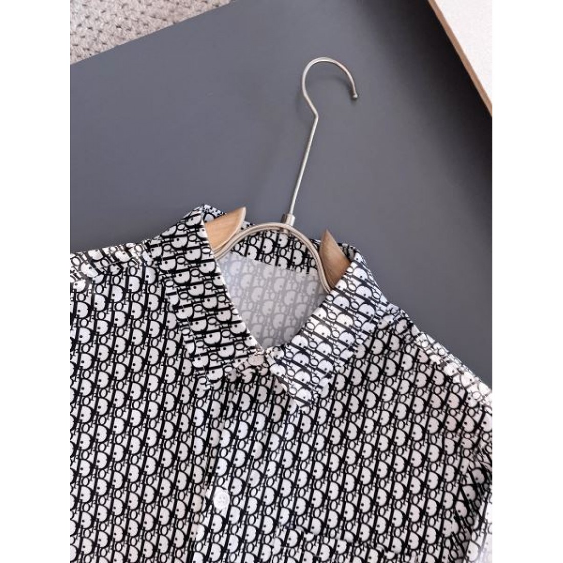 洗練 上品 DIOR ディオール スーパーコピー 長袖シャツ 柔らか素材 着心地良好