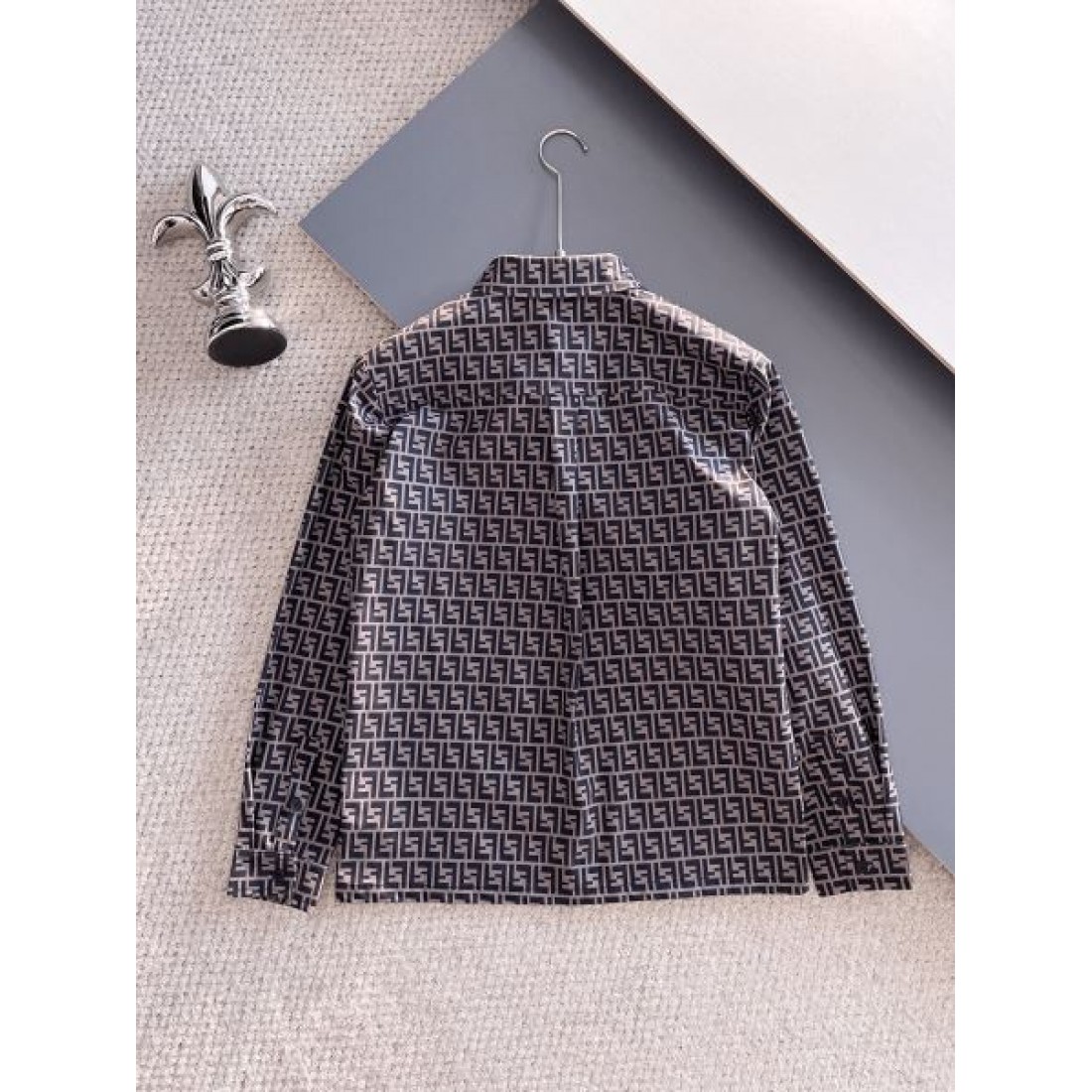 カジュアル 上質 FENDI フェンディ スーパーコピー 長袖シャツ 快適素材 おしゃれ