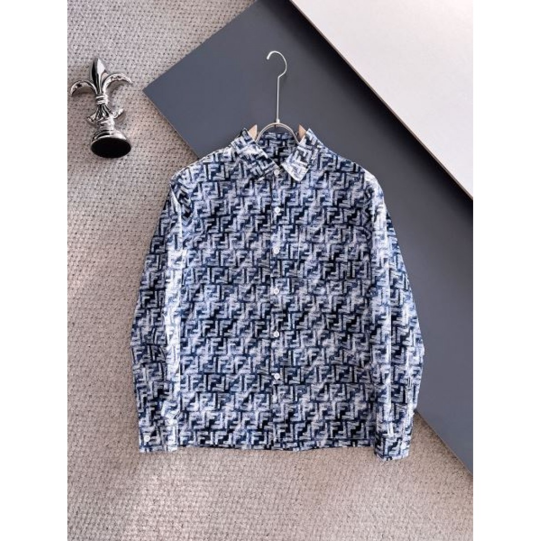 大人カジュアル 洗練 FENDI フェンディ スーパーコピー 長袖シャツ 着回し万能 人気