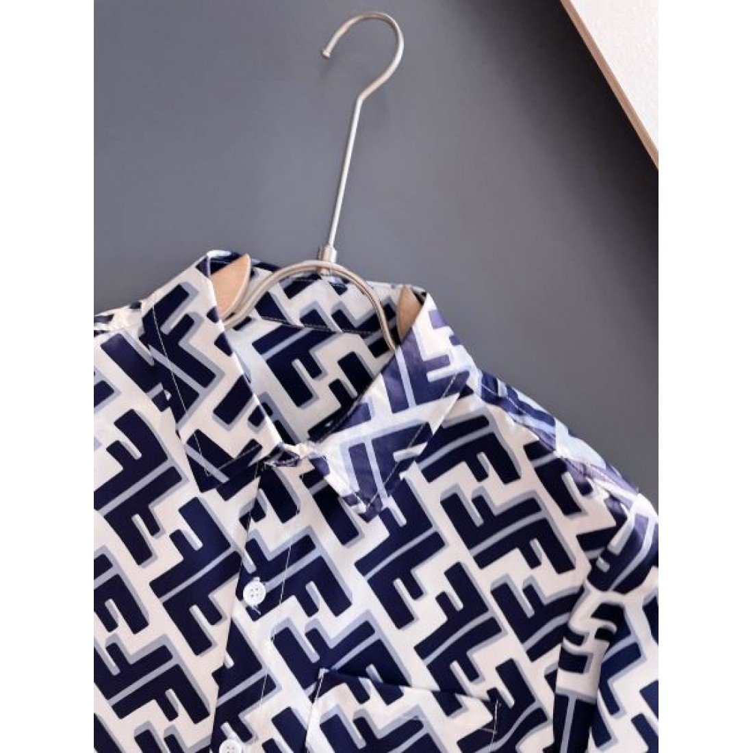 上品洗練 高級感 FENDI フェンディ コピー 長袖シャツ 快適素材 人気定番