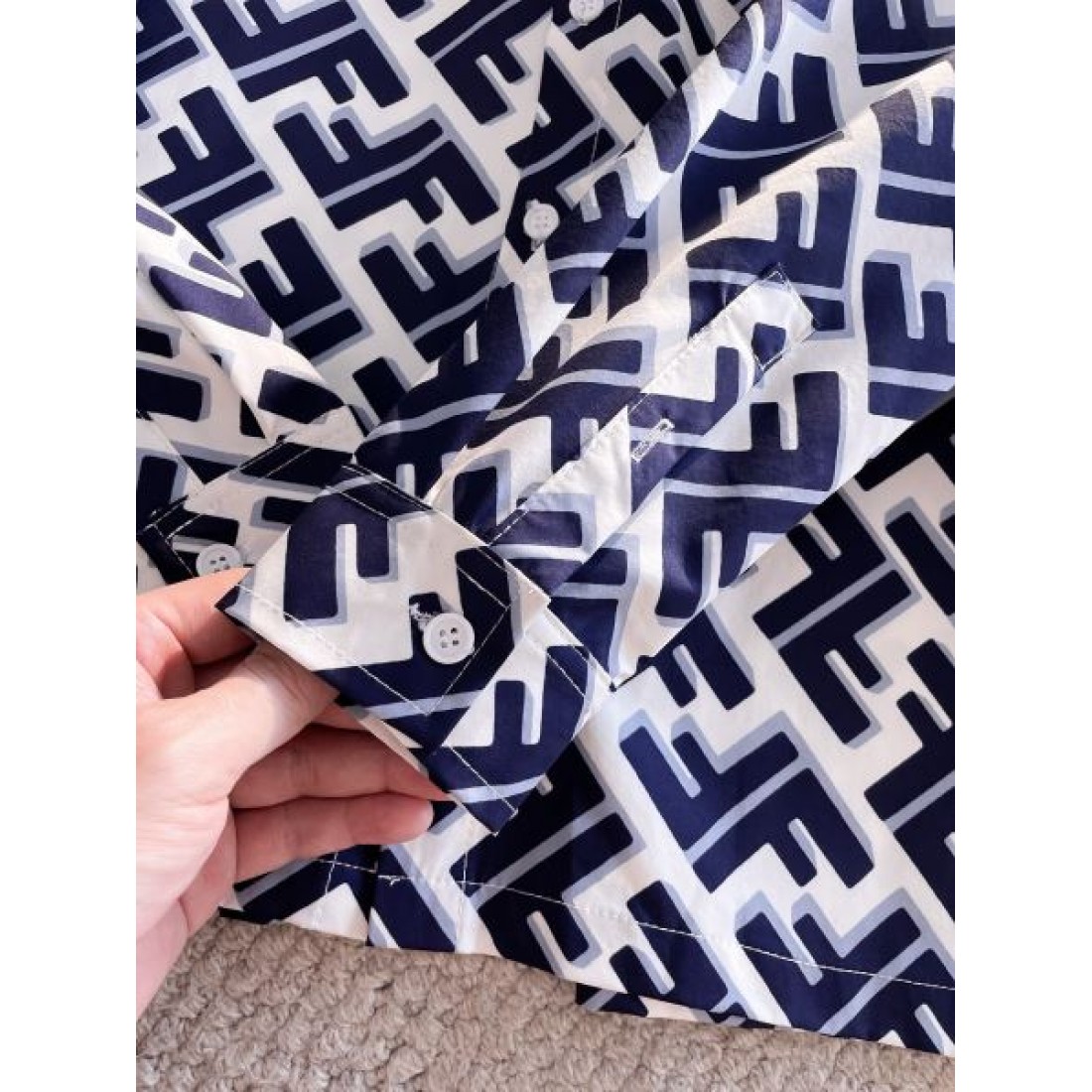 上品洗練 高級感 FENDI フェンディ コピー 長袖シャツ 快適素材 人気定番