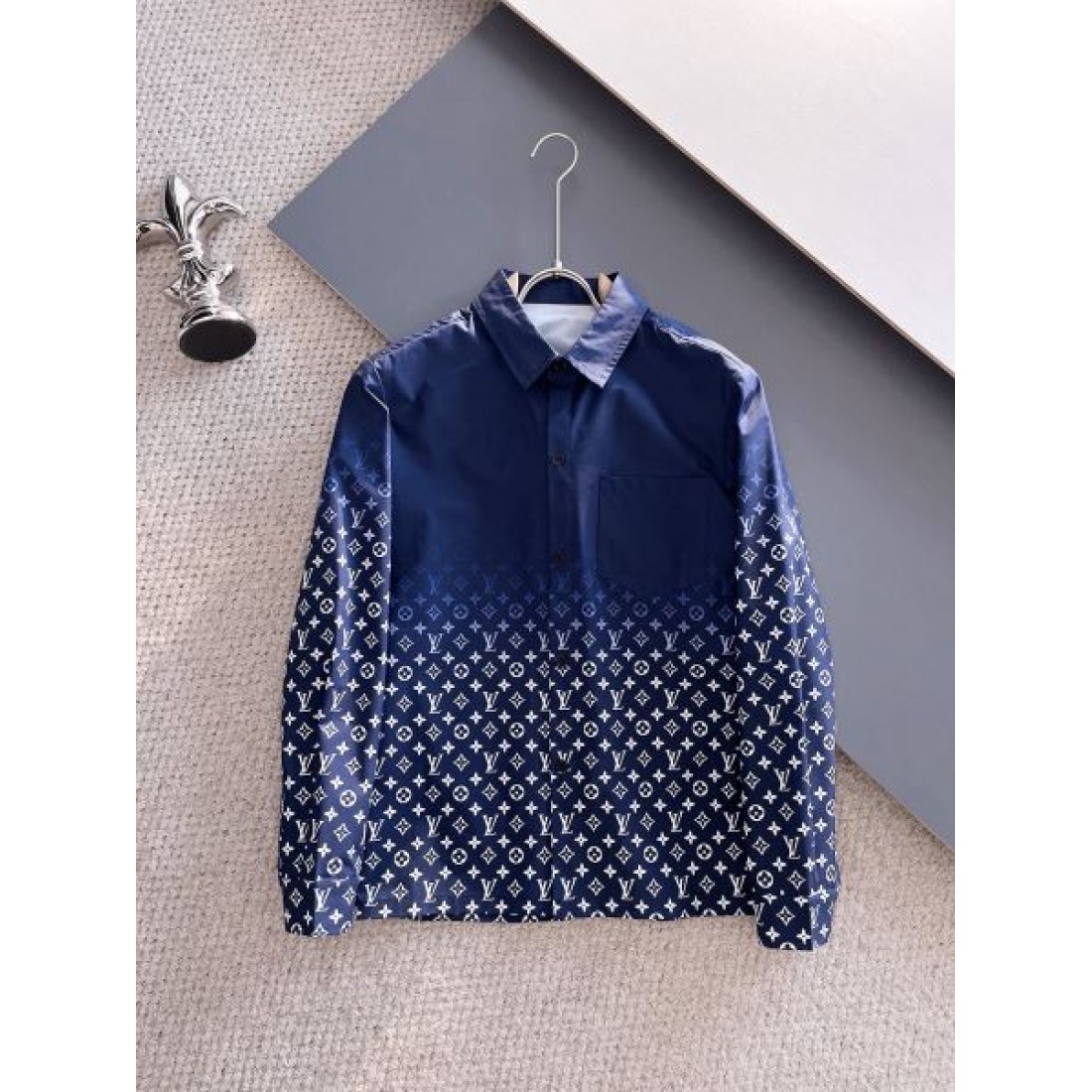 人気定番 洗練スタイル LOUIS VUITTON ルイヴィトン コピー 長袖シャツ 快適素材 高級感