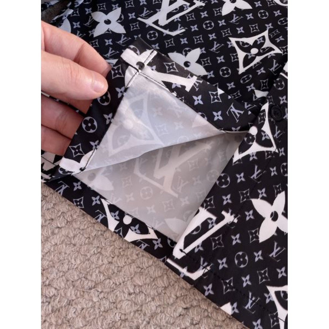 高品質 シンプル上品 LOUIS VUITTON ルイヴィトン コピー 長袖シャツ 着回し万能 人気