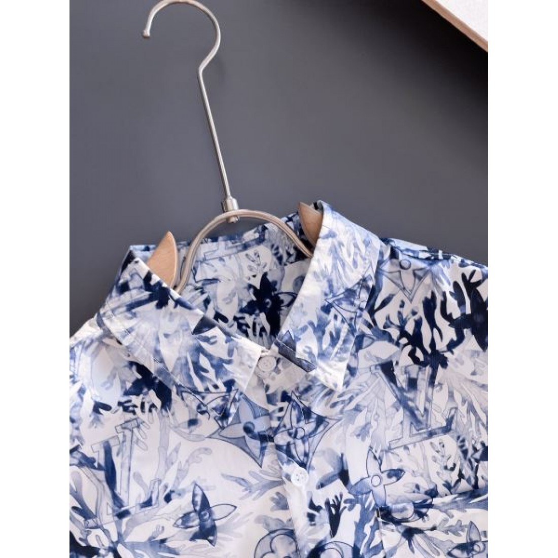  トレンド感 洗練デザイン LOUIS VUITTON ルイヴィトン コピー 長袖シャツ 大人向け 快適