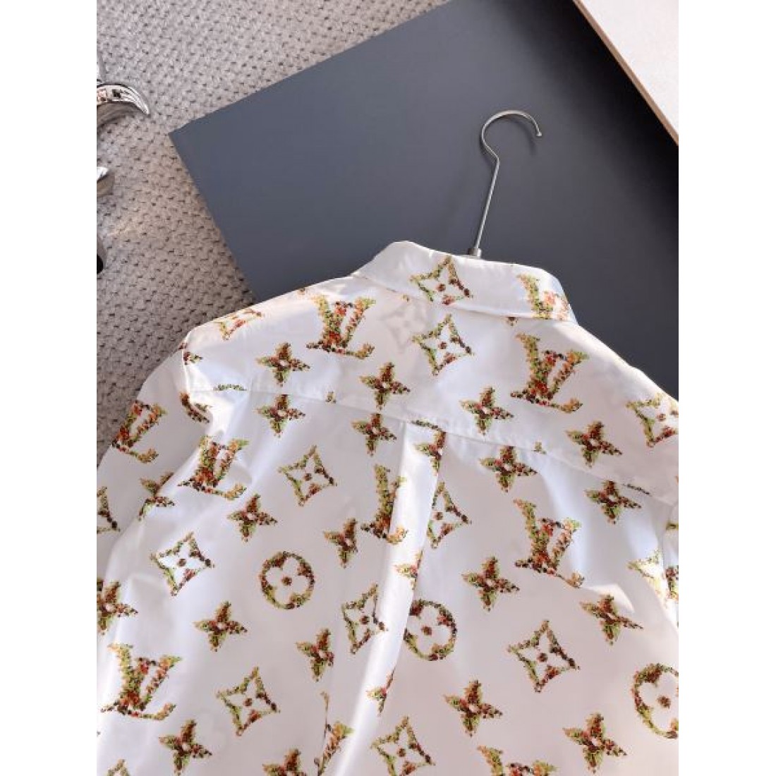 大人スタイル 落ち着き LOUIS VUITTON ルイヴィトン コピー 長袖シャツ 快適 人気