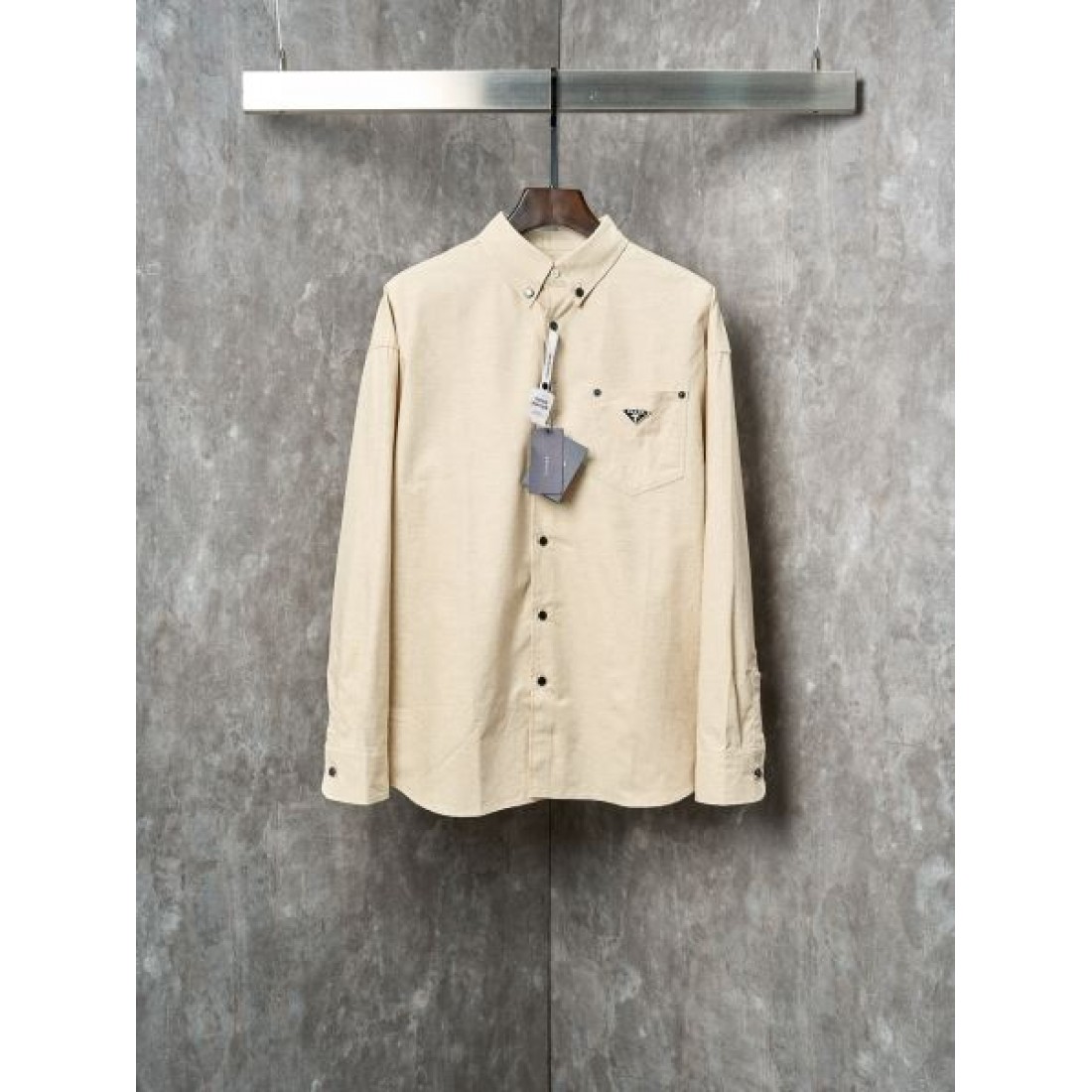 洗練デザイン 上質 PRADA プラダ コピー 長袖シャツ 軽量 快適