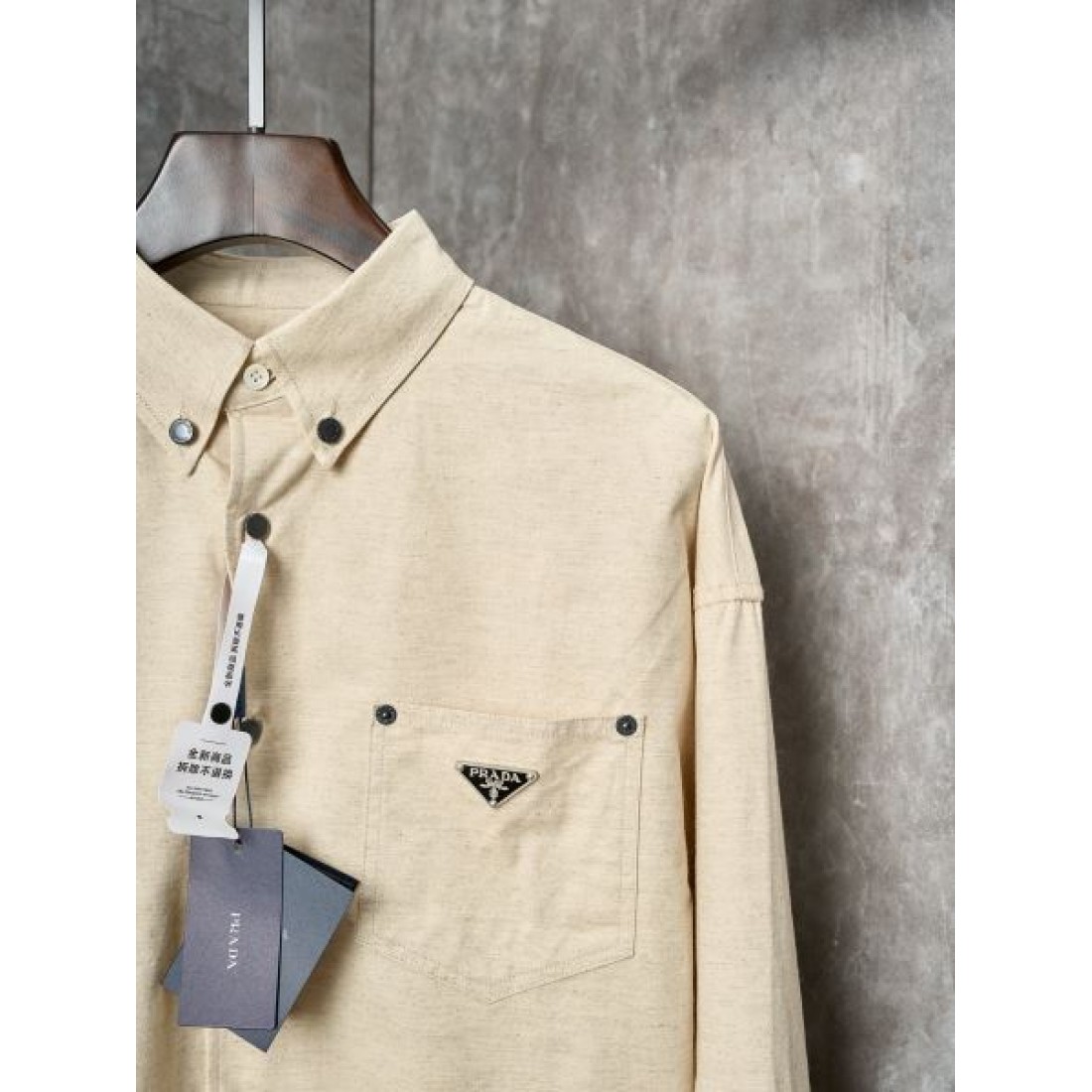 洗練デザイン 上質 PRADA プラダ コピー 長袖シャツ 軽量 快適