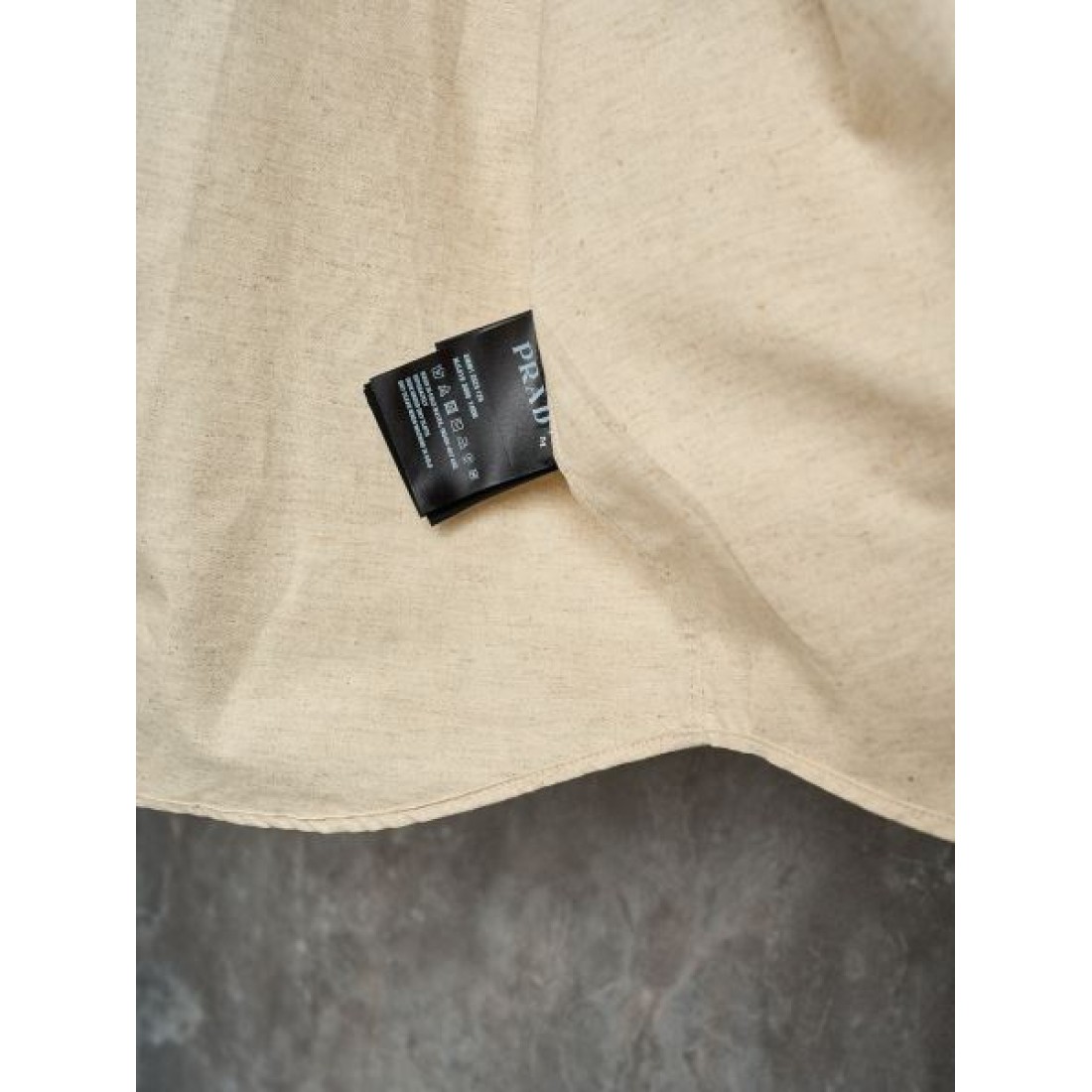 洗練デザイン 上質 PRADA プラダ コピー 長袖シャツ 軽量 快適