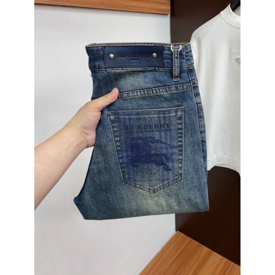 モダン 高品質 BURBERRY バーバリー スーパーコピー ジーンズ スタイリッシュ