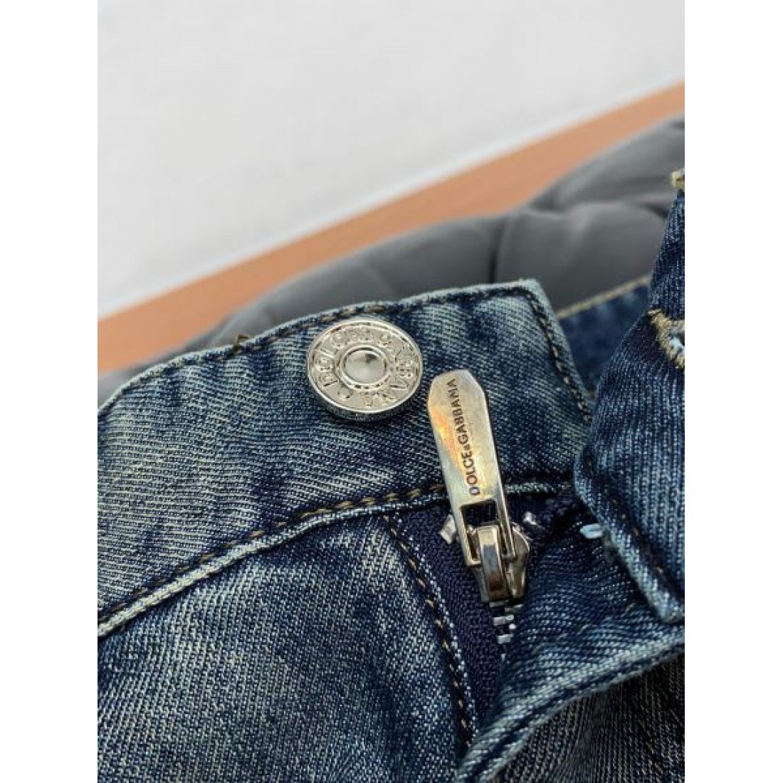 ラグジュアリー モダン DOLCE＆GABBANA ドルチェ＆ガッバーナ コピー ジーンズ 洗練