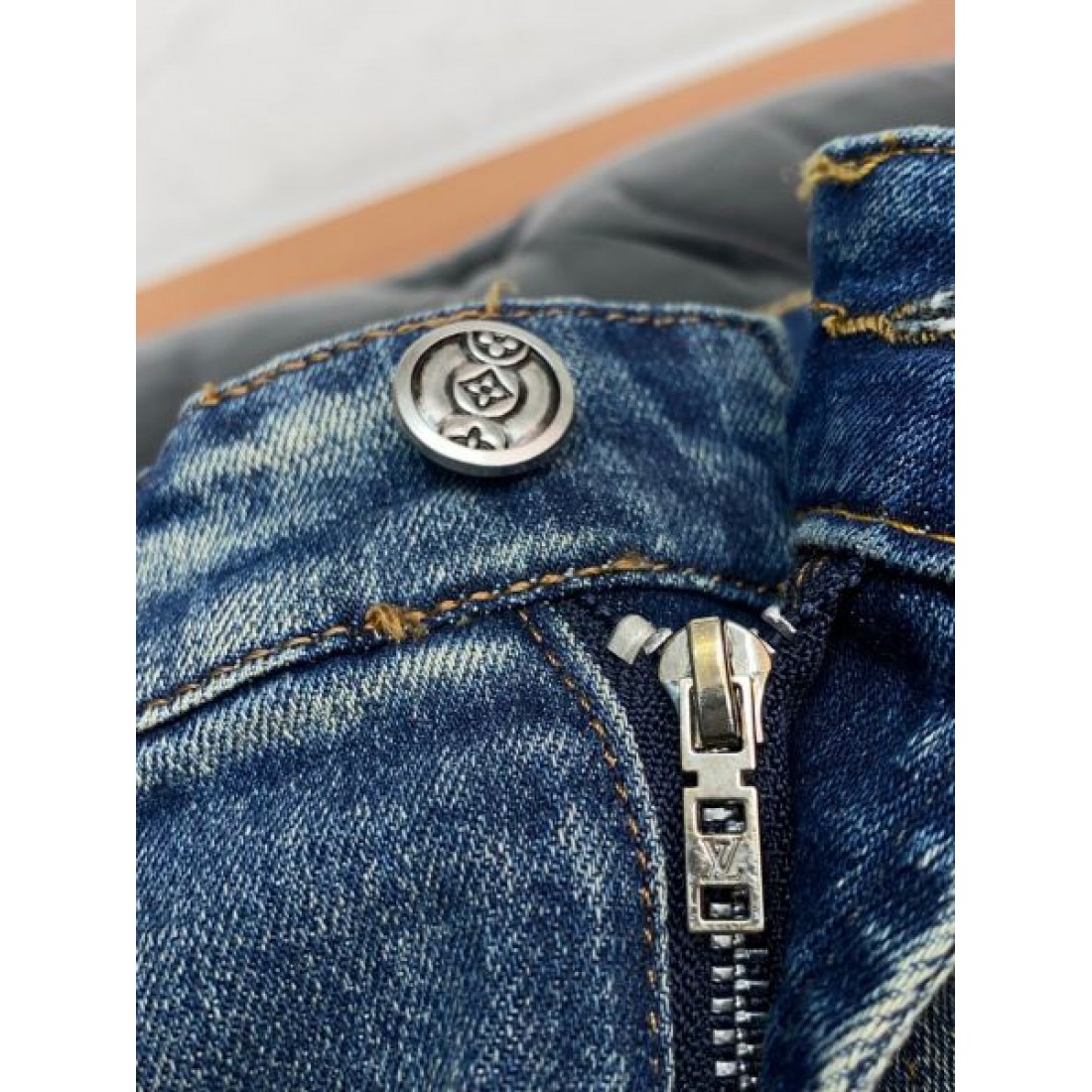 高級感 スタイリッシュ LOUIS VUITTON ルイヴィトン スーパーコピー ジーンズ 上質