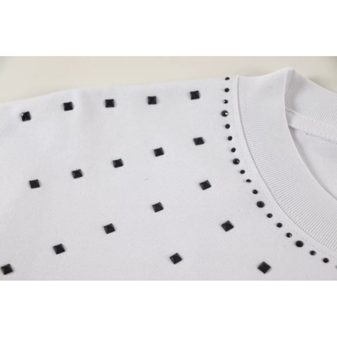 トレンド感 高級ライン LOUIS VUITTON ルイヴィトン コピー 半袖Tシャツ 快適素材