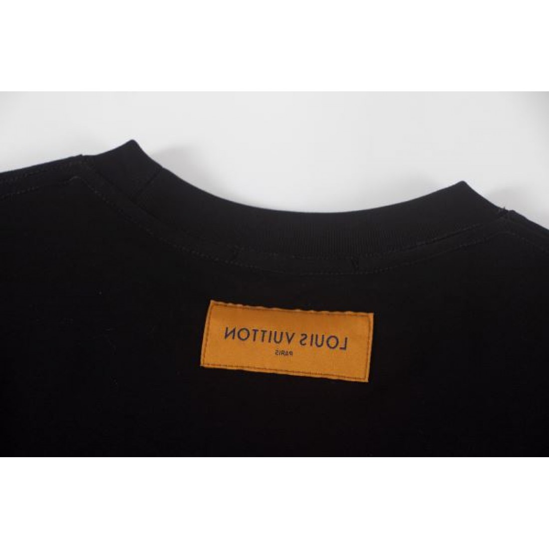 上品カジュアル 高級感 LOUIS VUITTON ルイヴィトン コピー 半袖Tシャツ 柔らか着心地 人気モデル