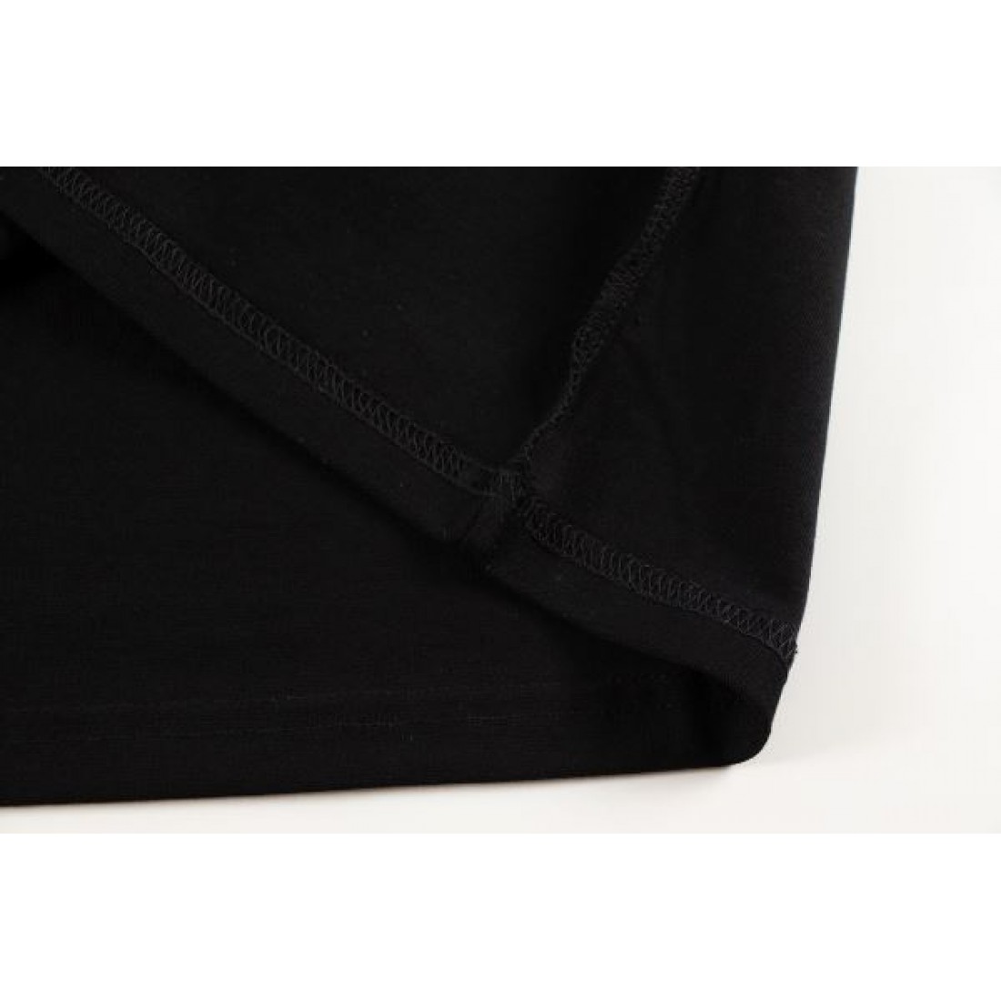  シンプル高級感 洗練カジュアル BALENCIAGA バレンシアガ コピー Tシャツ 軽量素材 デイリー向け