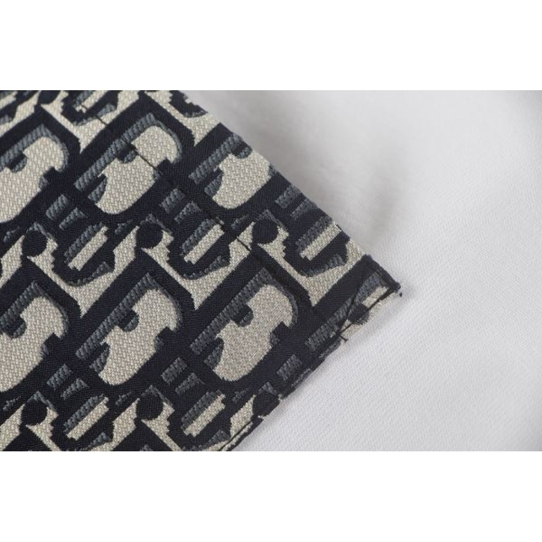 エレガント 上質 DIOR ディオール コピー Tシャツ 軽やか素材 大人スタイル