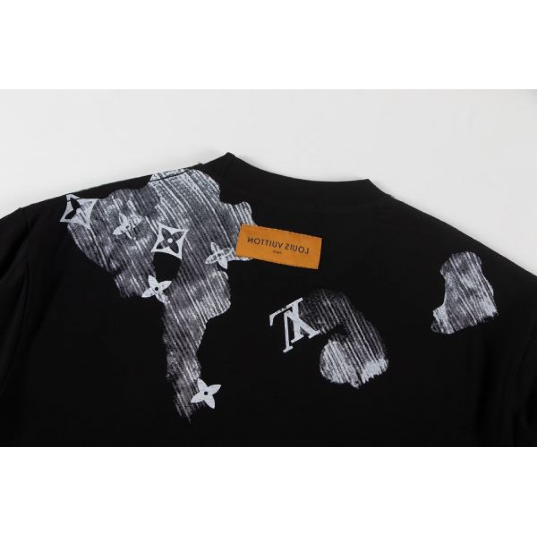 都会的 モダン LOUIS VUITTON ルイヴィトン コピー Tシャツ 柔らか生地 人気モデル