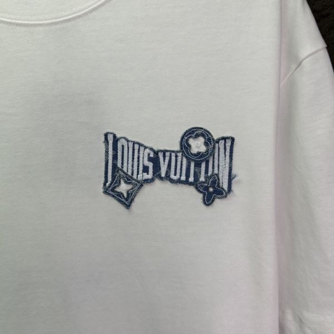 上品カジュアル トレンド LOUIS VUITTON ルイヴィトン コピー Tシャツ 快適素材 夏定番