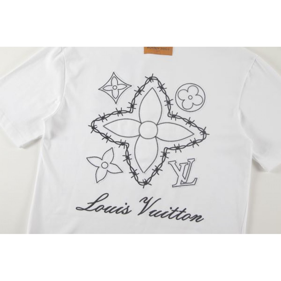 スタイリッシュ 大人向け LOUIS VUITTON ルイヴィトン コピー Tシャツ 通気性素材 着回し万能