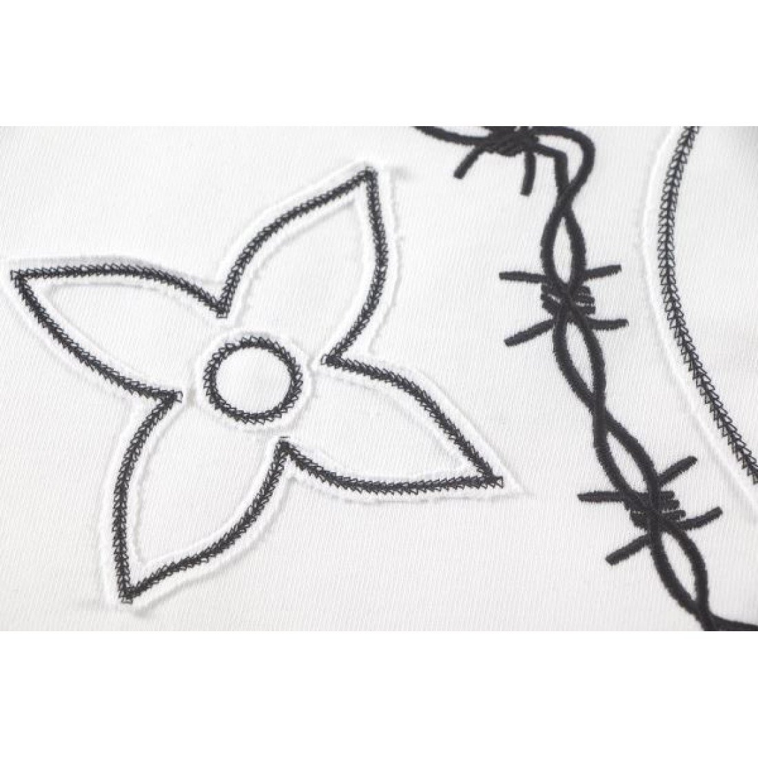 スタイリッシュ 大人向け LOUIS VUITTON ルイヴィトン コピー Tシャツ 通気性素材 着回し万能