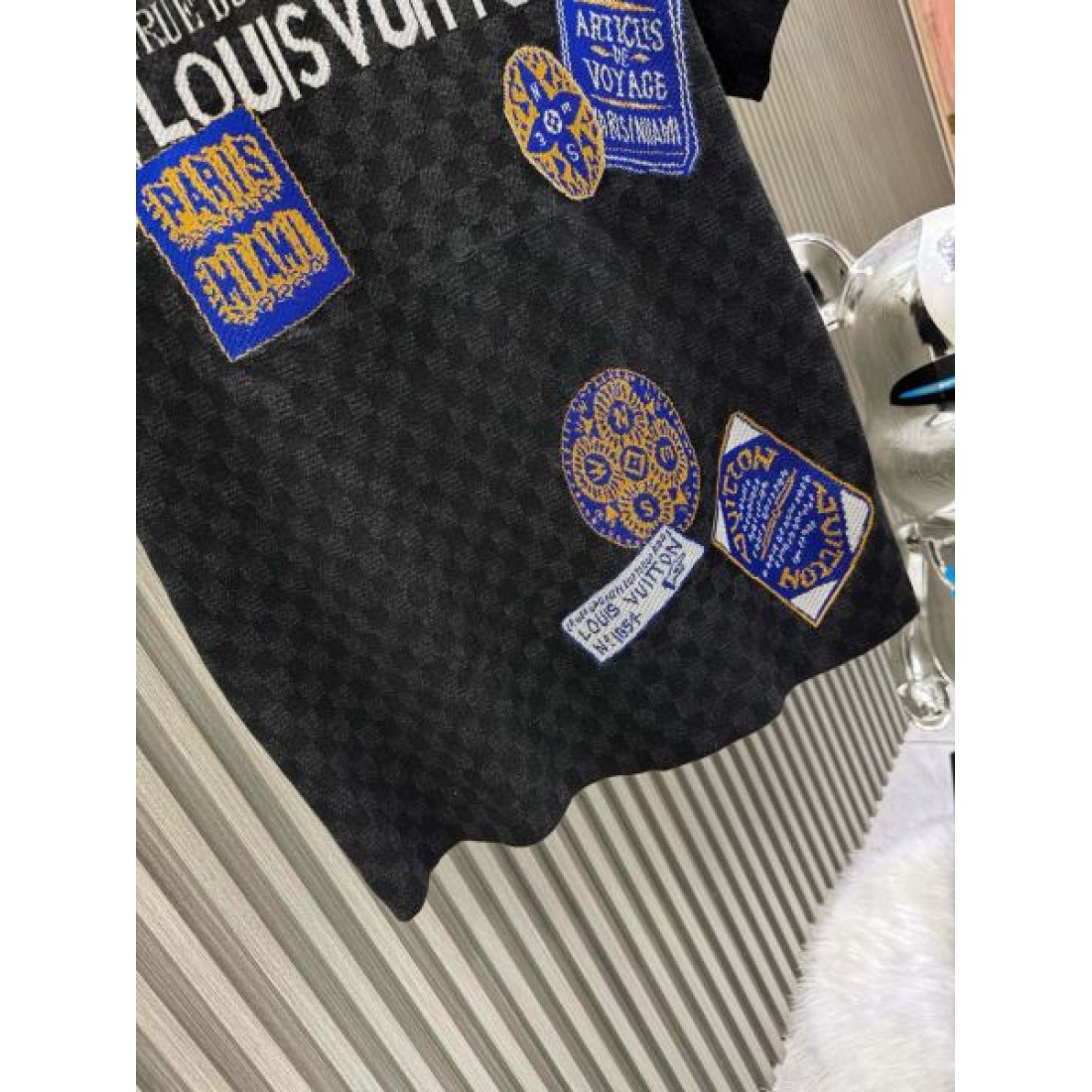 大人カジュアル 洗練デザイン LOUIS VUITTON ルイヴィトン コピー Tシャツ 軽やか素材 高級感