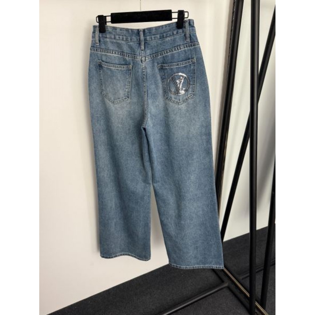 上品 クラシック Louis Vuitton ルイヴィトン デニムパンツ コピー ワイドパンツ 刺繍ロゴ ハイウエスト