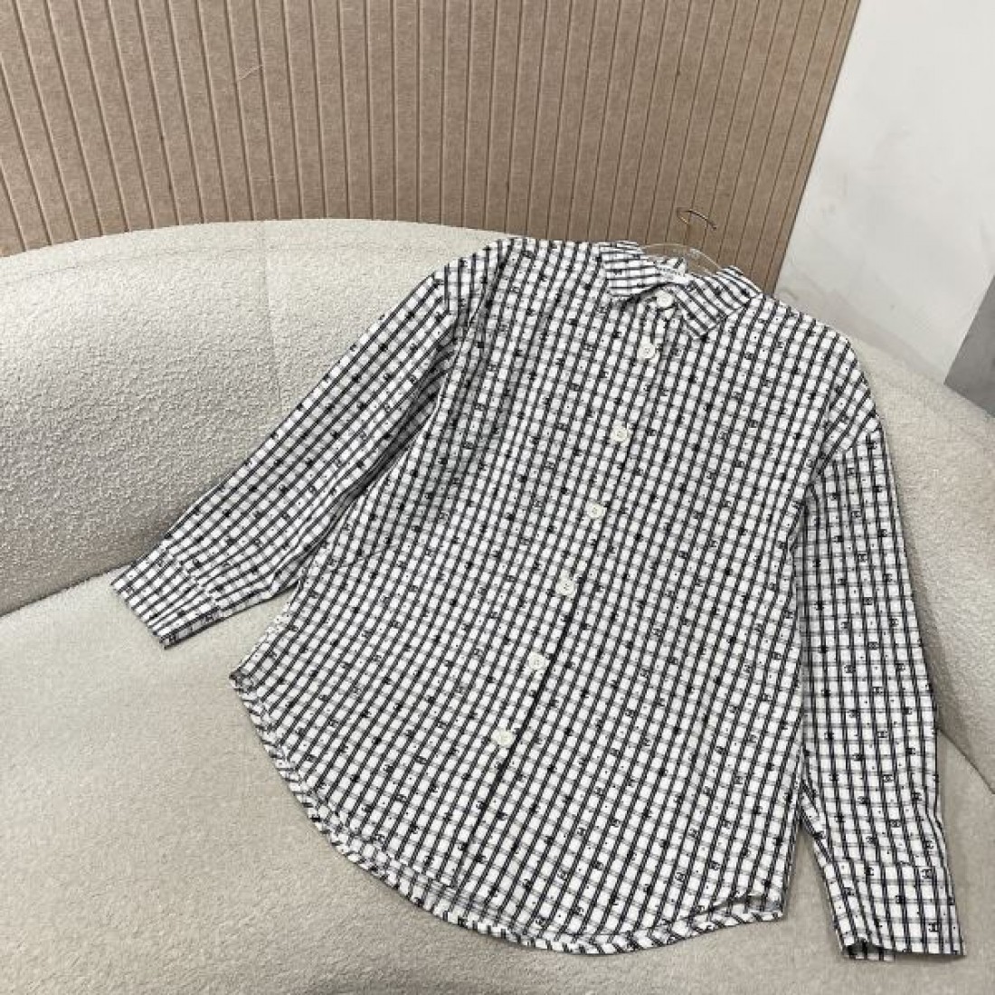 シャネル チェック柄 CHANEL スーパーコピー シャツ 小香風デザイン ロゴ入り 長袖ブラウス 通勤スタイル