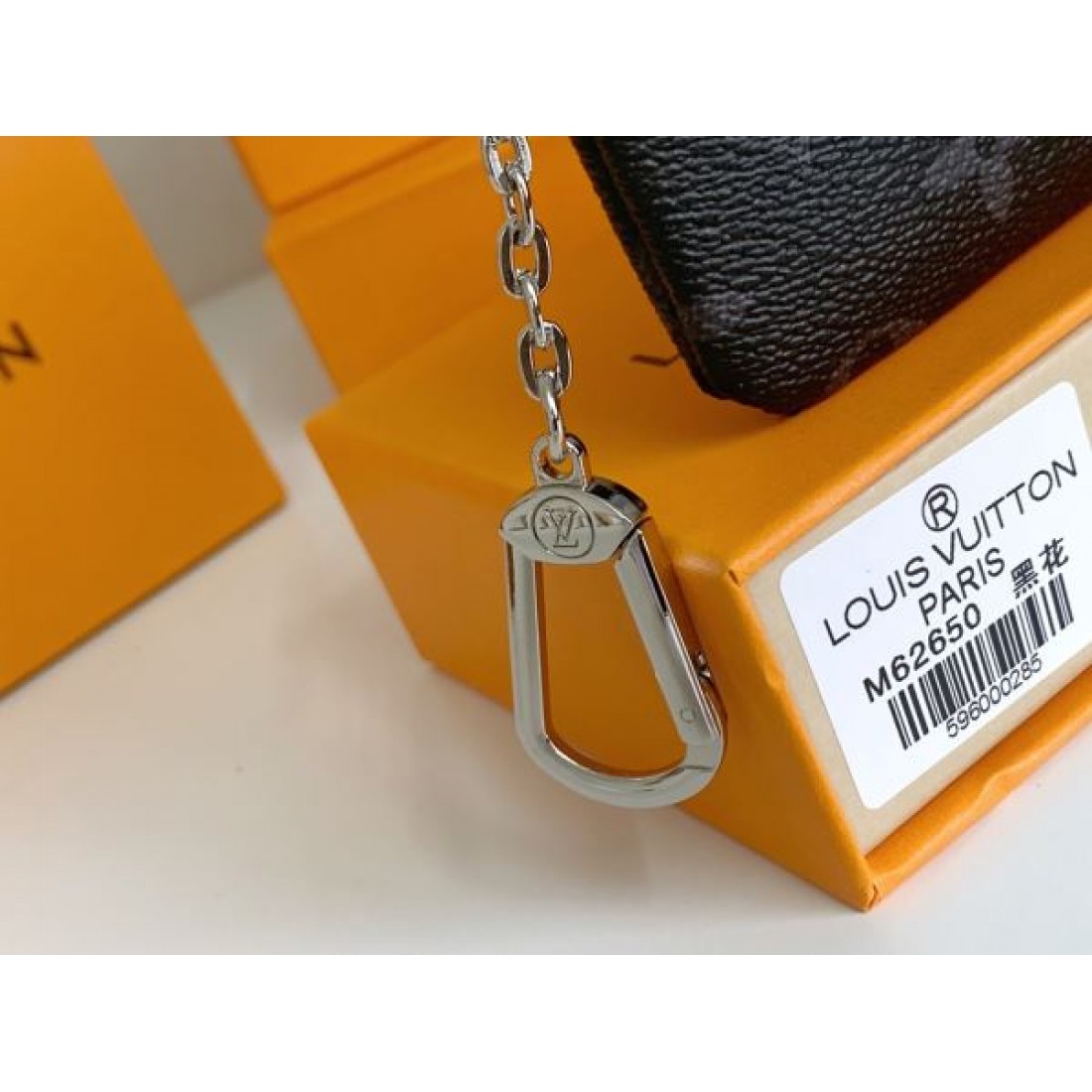 ルイ・ヴィトン コピー 財布 ミニ財布 カード収納 小銭入れ一体 ラウンドジップ チェーン付き LOUIS VUITTON