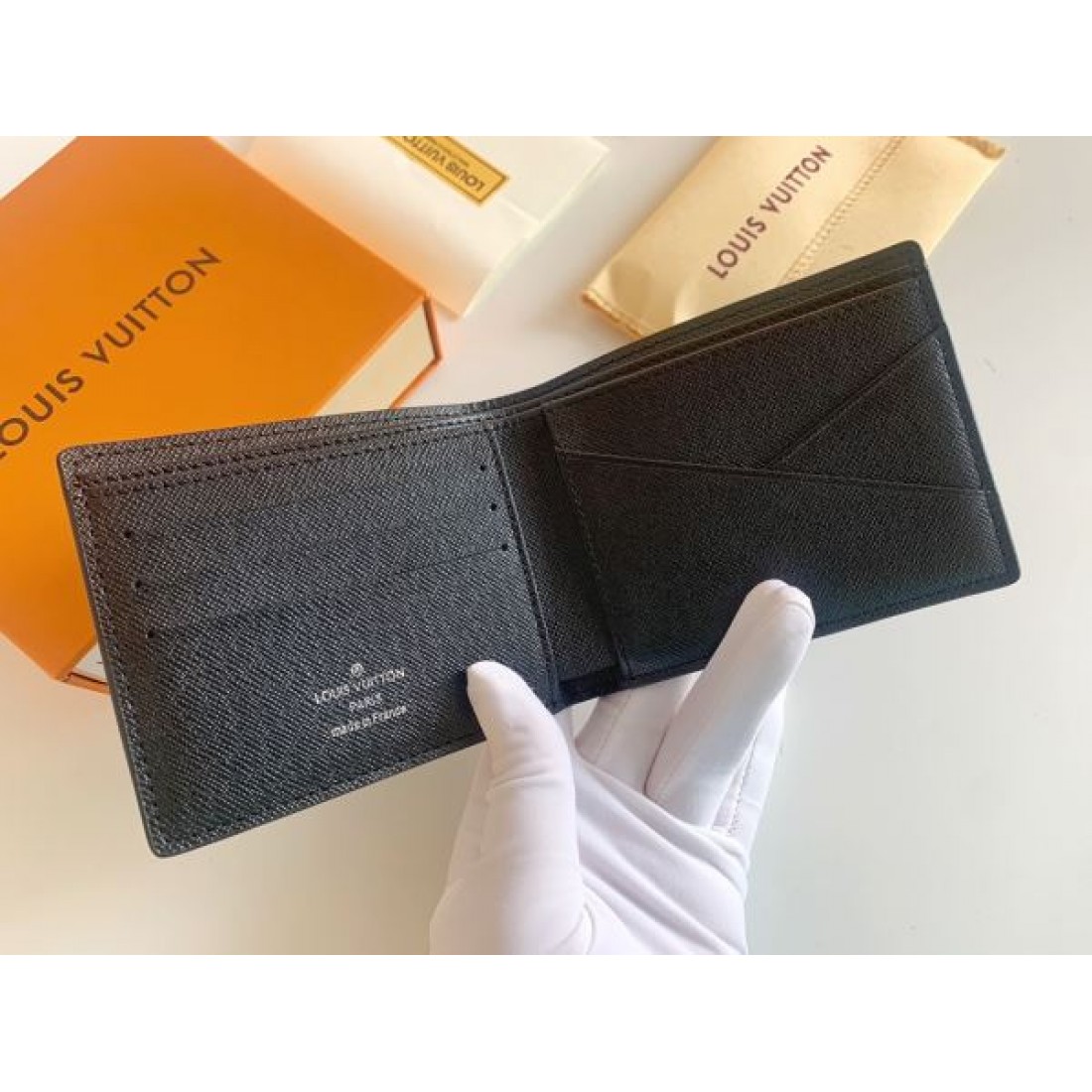 定番人気 洗練 LOUIS VUITTON ルイヴィトン スーパーコピー 二つ折り財布 コンパクト スタイリッシュ