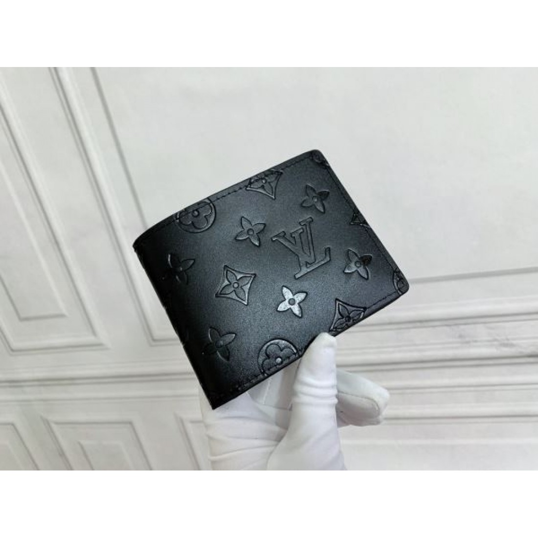 高級感 シンプル LOUIS VUITTON ルイヴィトン スーパーコピー 二つ折り財布 実用的 長持ち