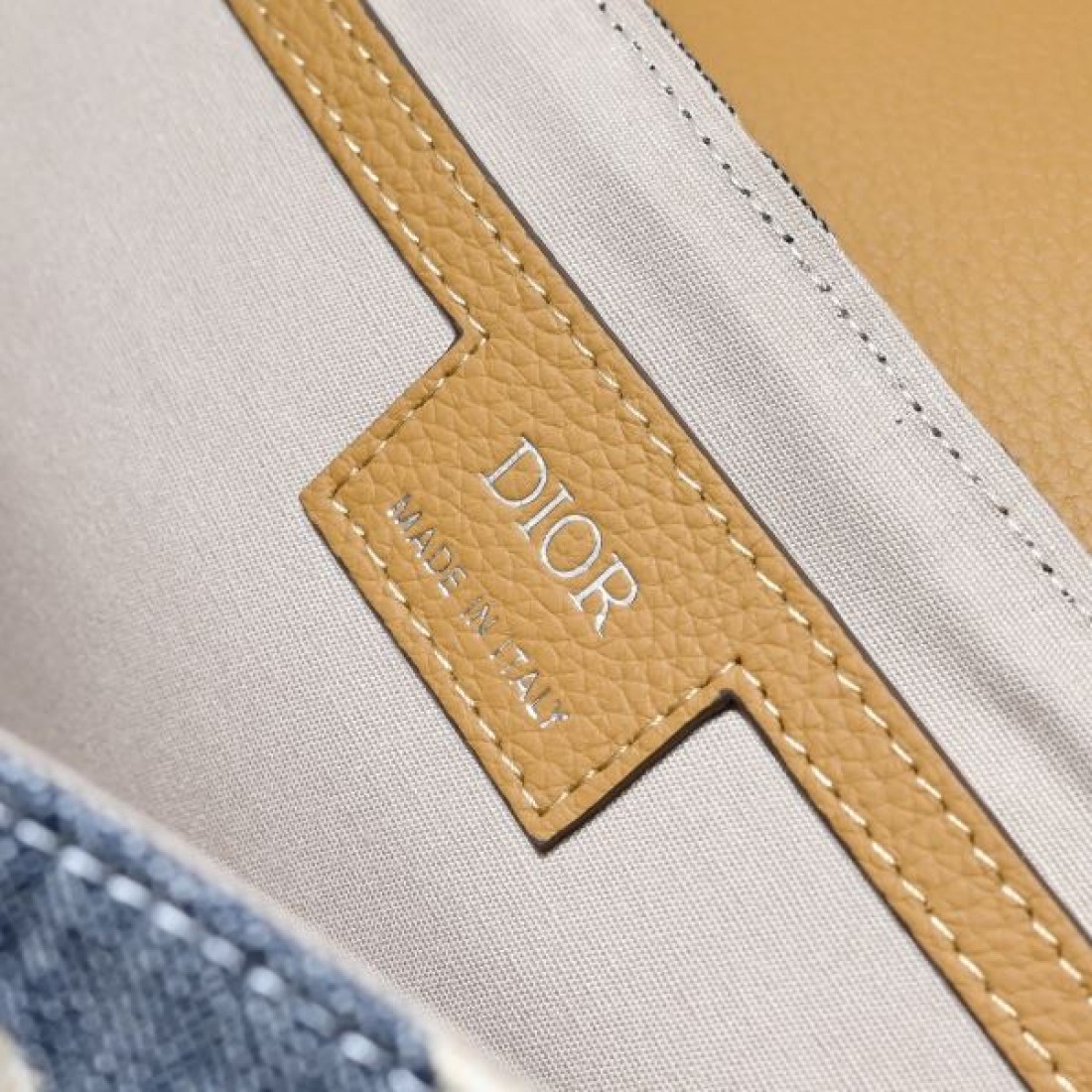 上質 洗練 ラグジュアリー 大人向け 高級感 ディオール DIOR コピー ショルダーバッグ