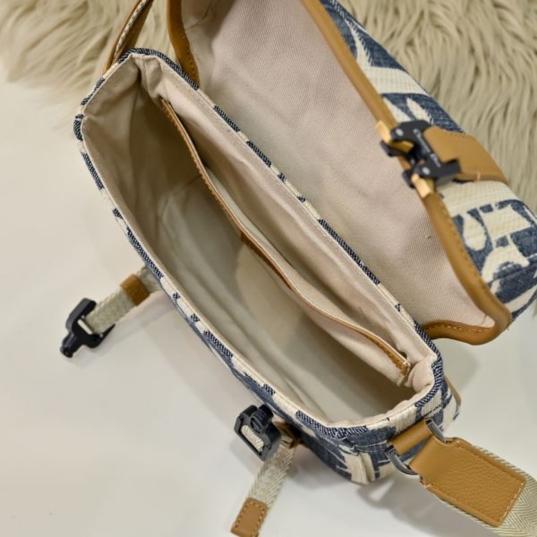 高級感 モダン 大人向け 斜め掛け おしゃれ ディオール DIOR コピー ショルダーバッグ