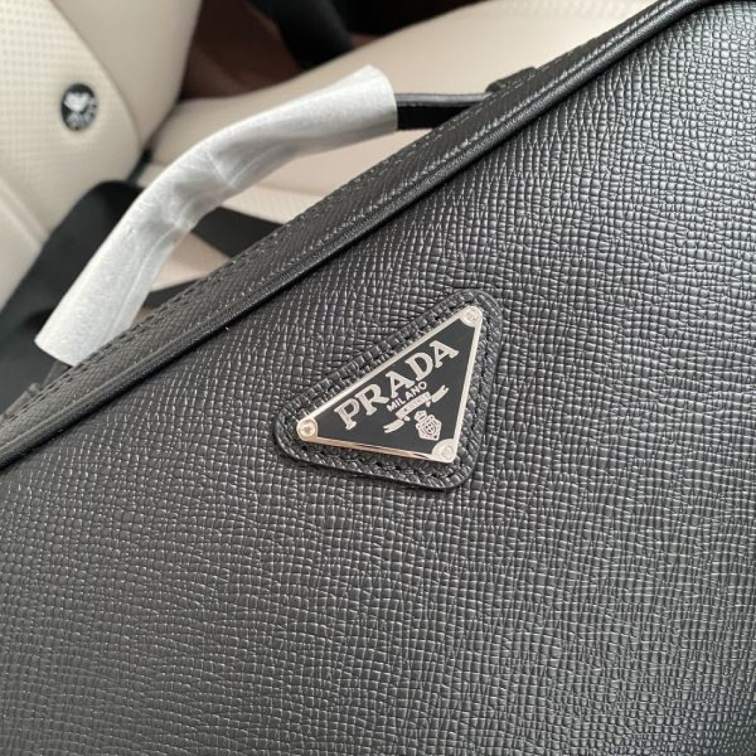 人気 高級感 シンプル 軽量 通勤 通学 プラダ PRADA コピー ショルダーバッグ