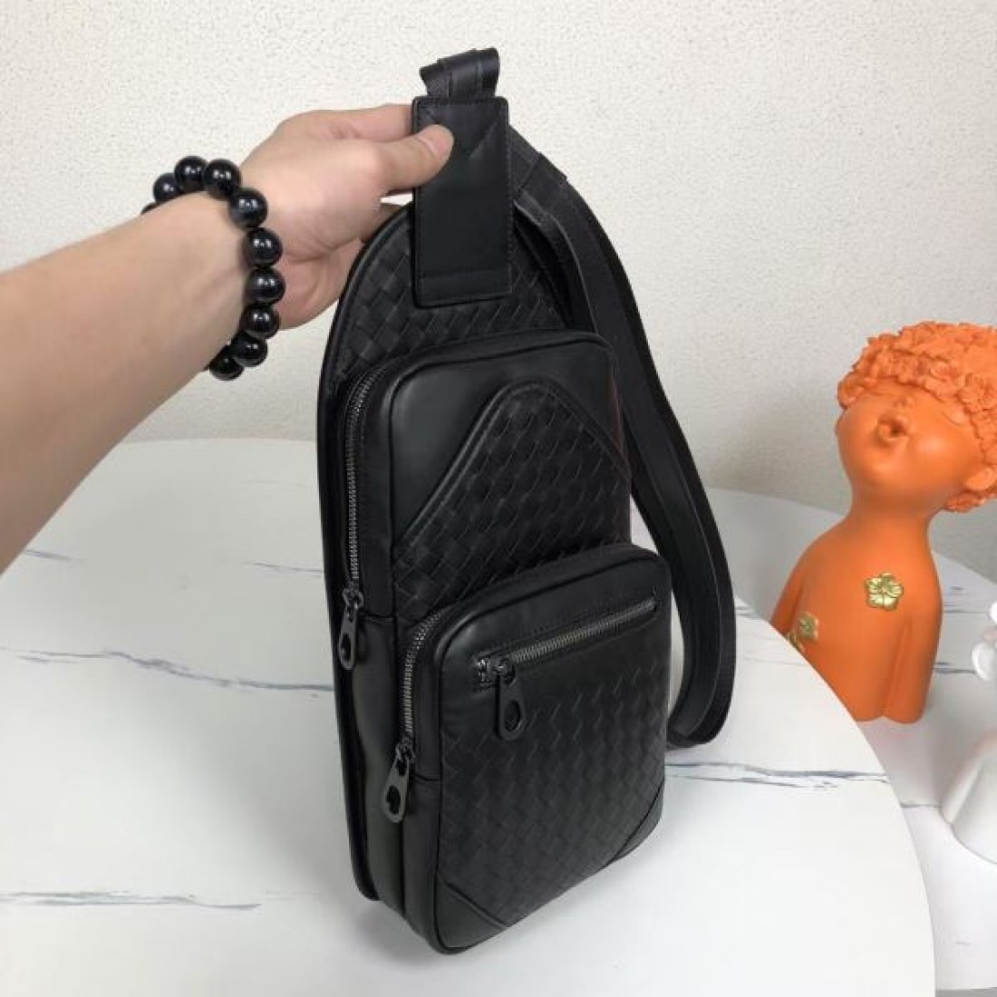 上質 高級感 洗練 編み込み ボッテガヴェネタ BOTTEGA VENETA コピー ショルダーバッグ