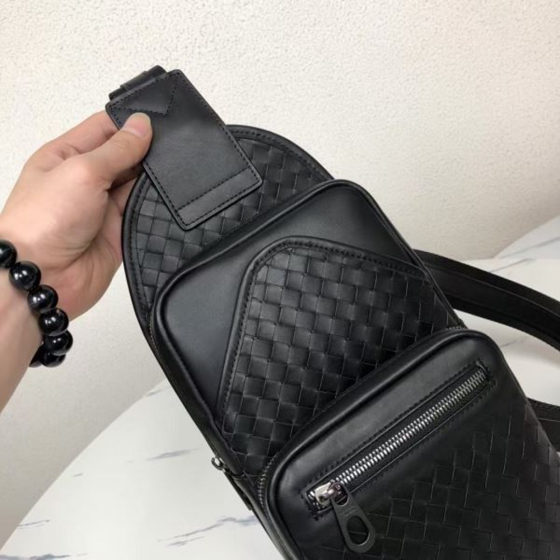 上質 高級感 洗練 編み込み ボッテガヴェネタ BOTTEGA VENETA コピー ショルダーバッグ