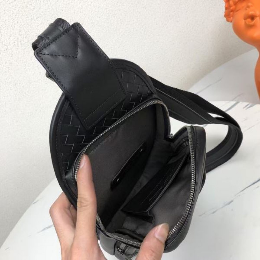 上質 高級感 洗練 編み込み ボッテガヴェネタ BOTTEGA VENETA コピー ショルダーバッグ