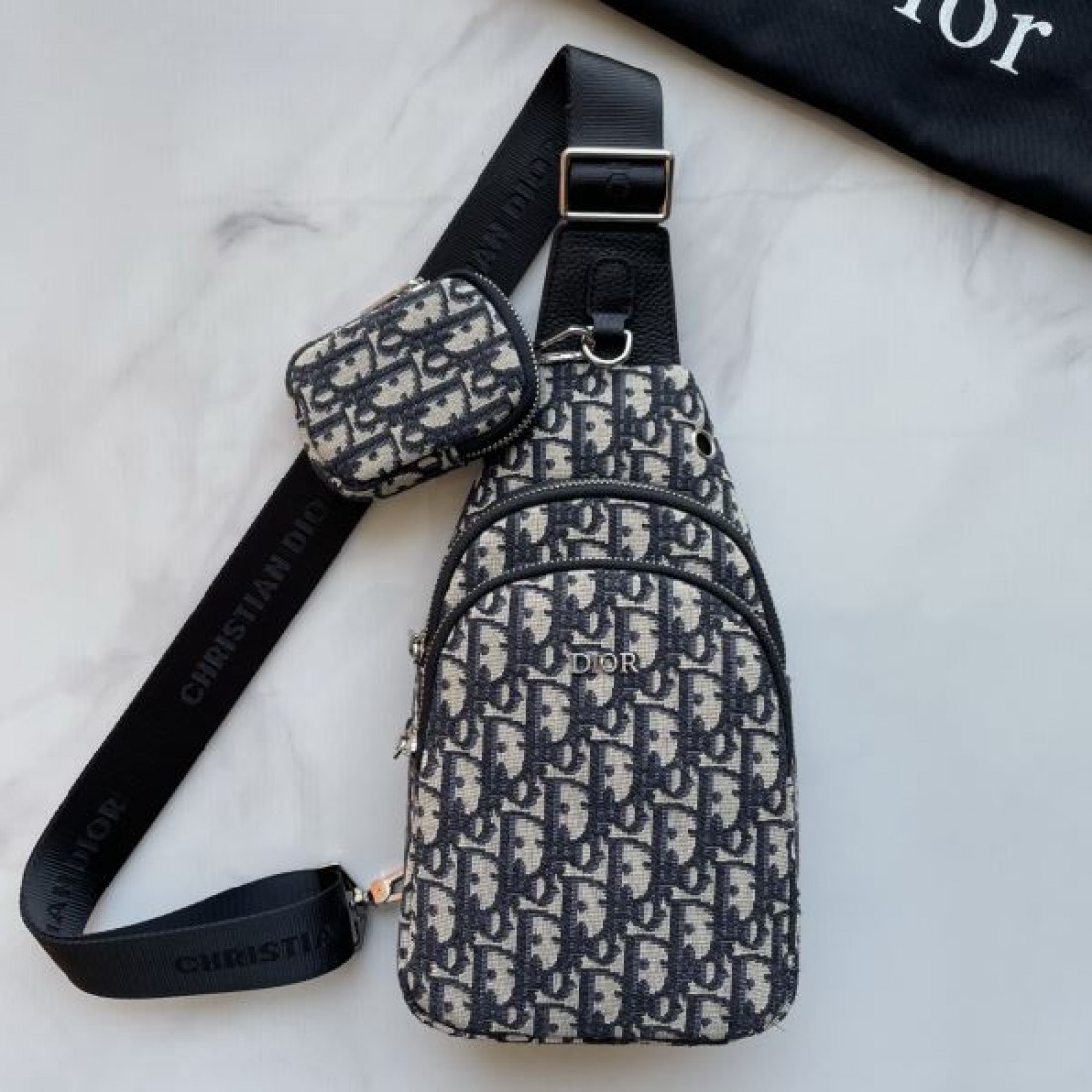 人気 スタイリッシュ カジュアル 軽量 斜め掛け ディオール DIOR コピー ボディバッグ