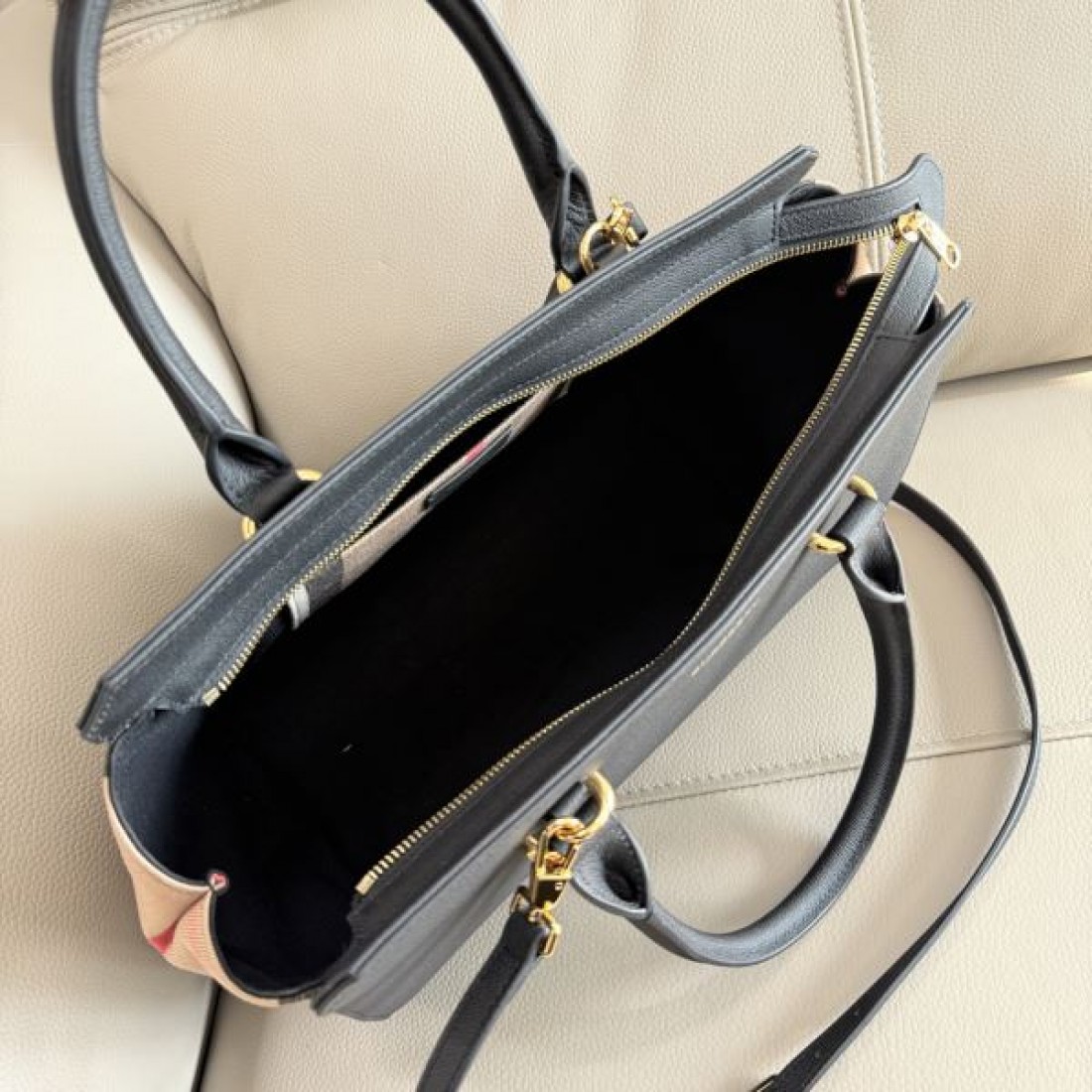 上品 シンプル BURBERRY バーバリー コピー トートバッグ 大容量 通勤通学