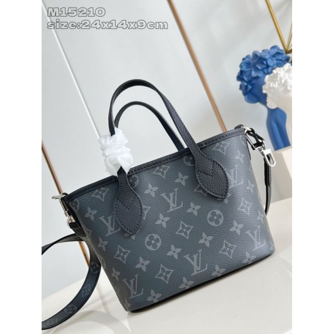モード 高級感 Louis Vuitton ルイヴィトン コピー トートバッグ モノグラムエクリプス ミニトート 2WAYショルダー レザー素材 シルバー金具 大容量 コンパクト設計