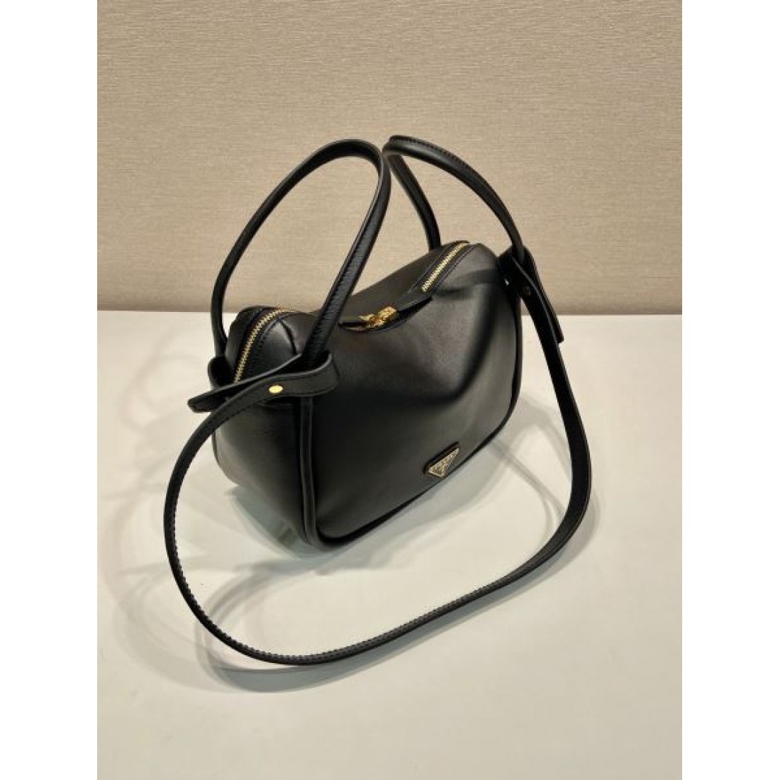 注目商品 PRADA プラダ コピー トートバッグ ミニマル 上品 高機能