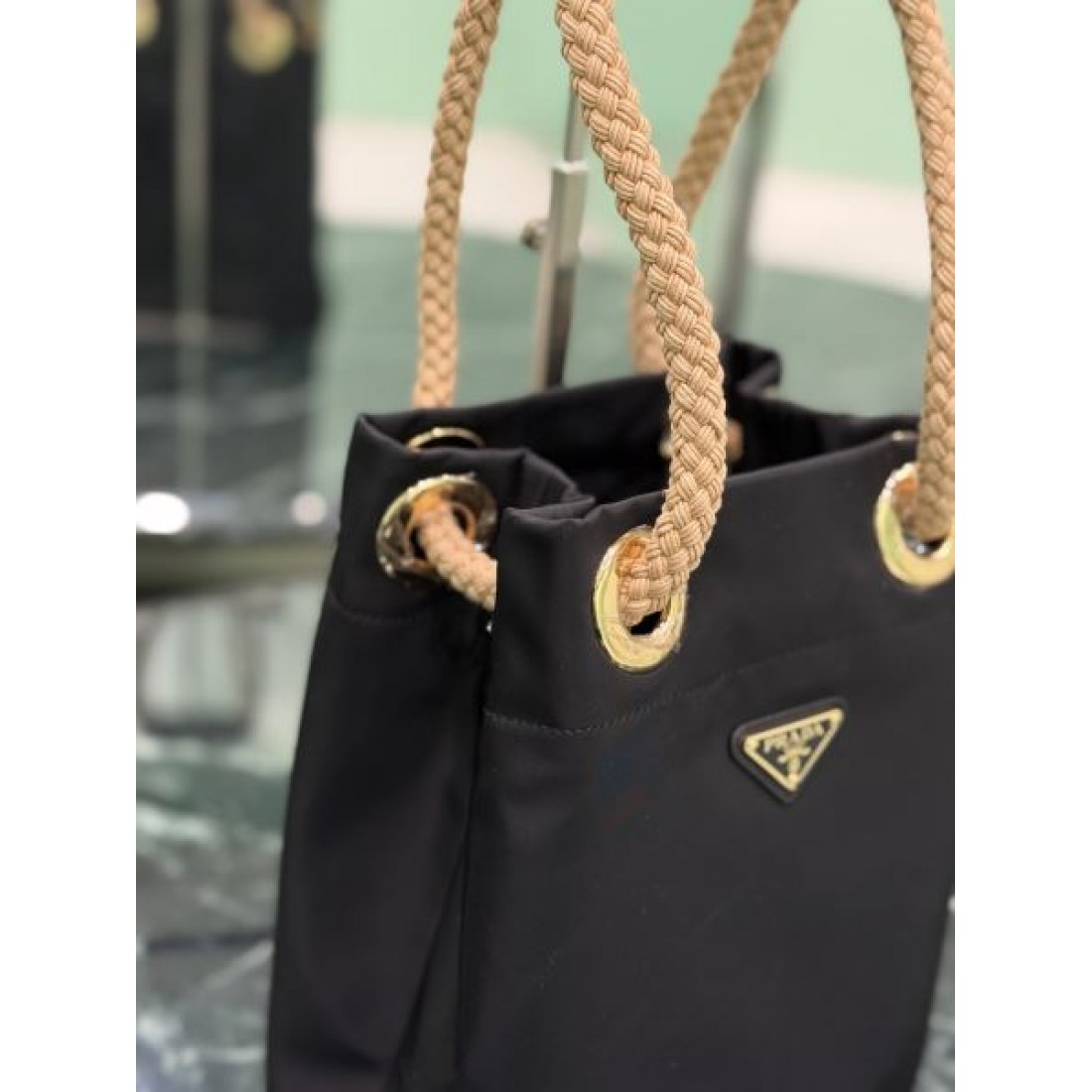 数量限定 PRADA プラダ コピー トートバッグ 軽やか 洗練 高品質