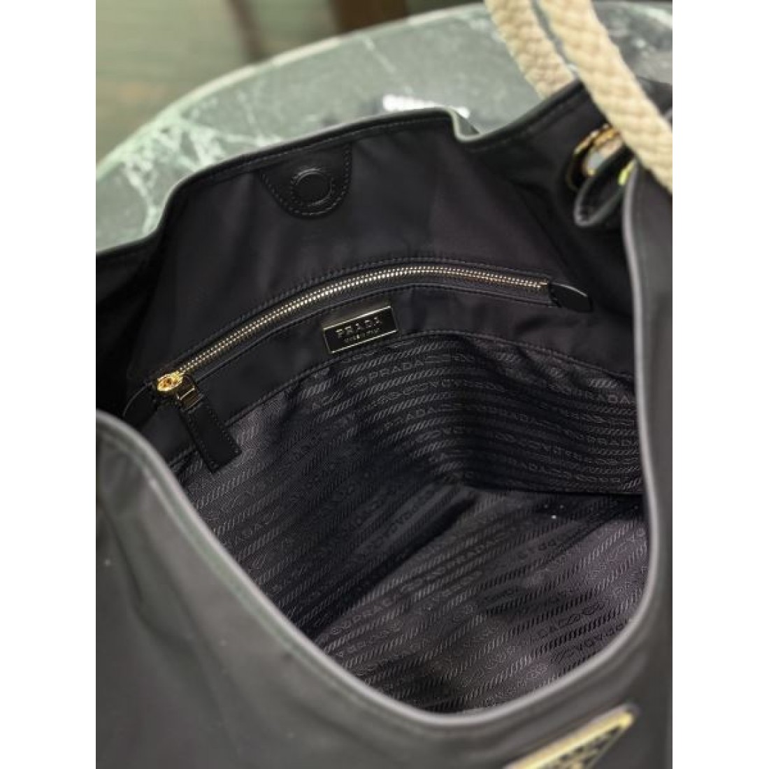  話題沸騰 PRADA プラダ コピー トートバッグ シック 大人 上質