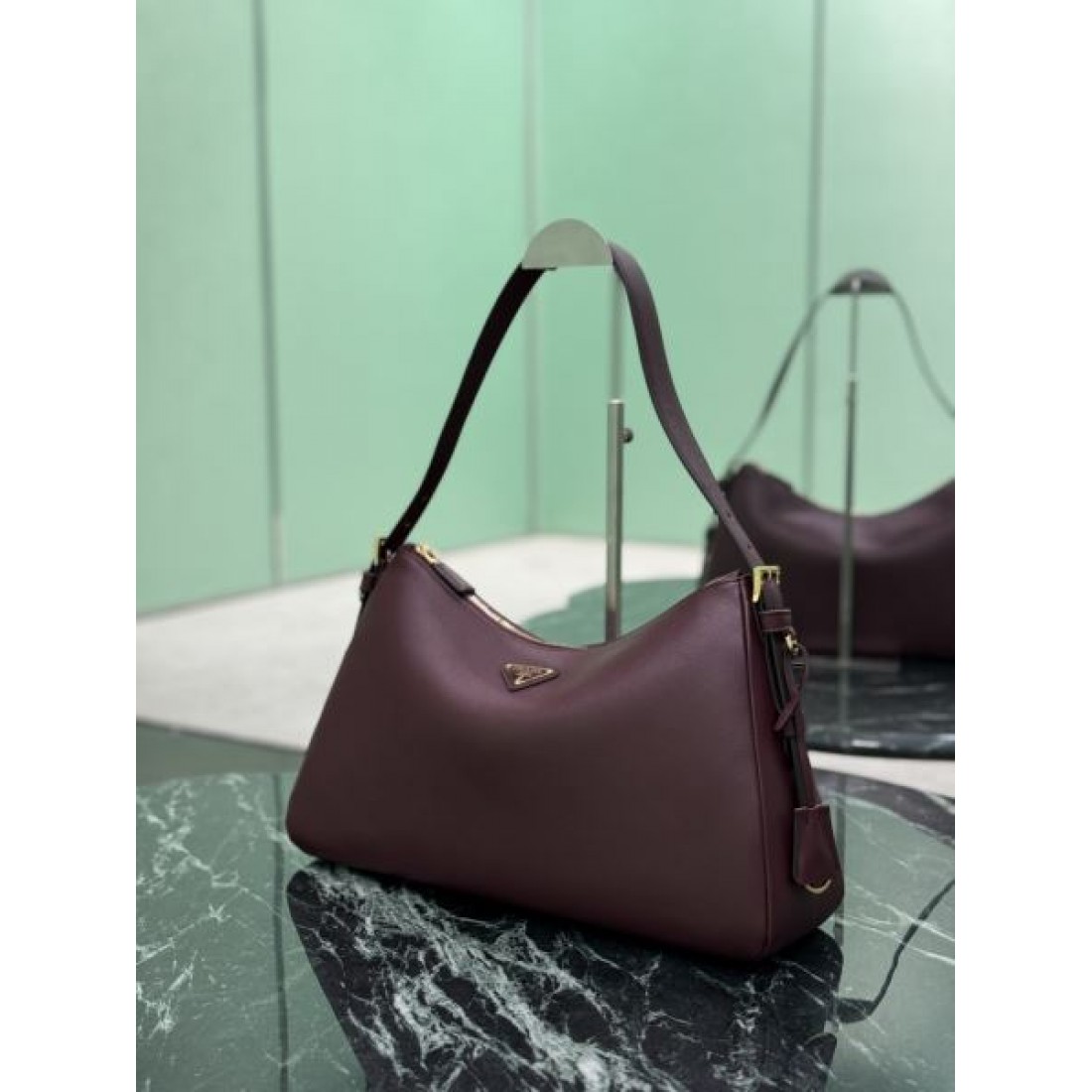 高評価 PRADA プラダ コピー トートバッグ スタイリッシュ 実用的 耐久性