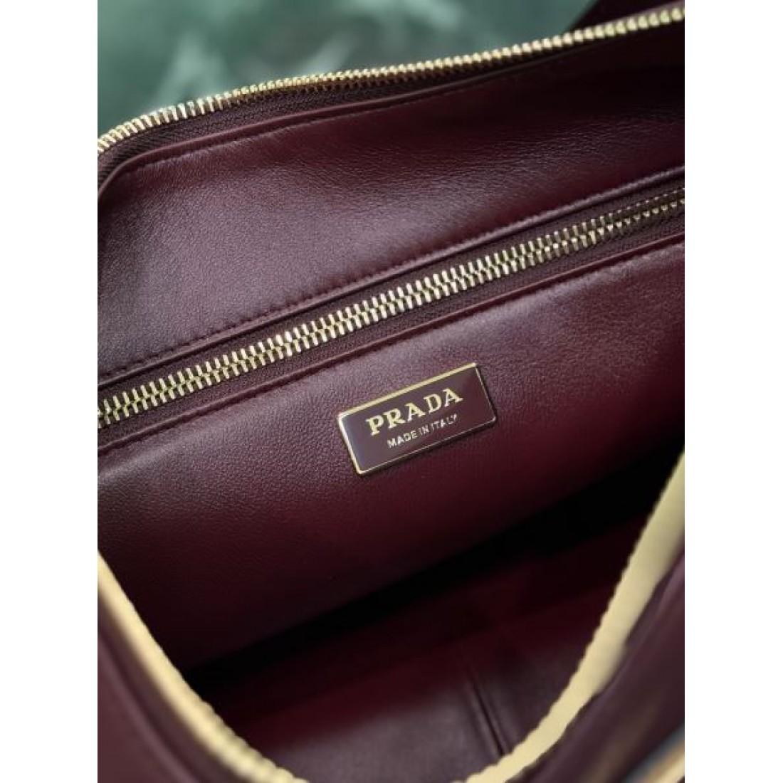 高評価 PRADA プラダ コピー トートバッグ スタイリッシュ 実用的 耐久性