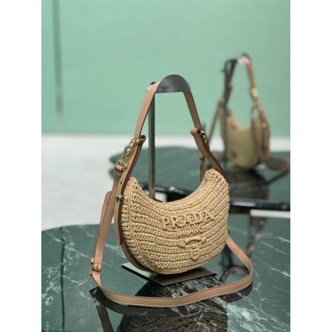  期間限定 PRADA プラダ コピー トートバッグ トレンド 高級感 シンプル