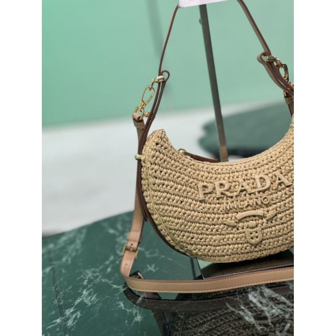  期間限定 PRADA プラダ コピー トートバッグ トレンド 高級感 シンプル