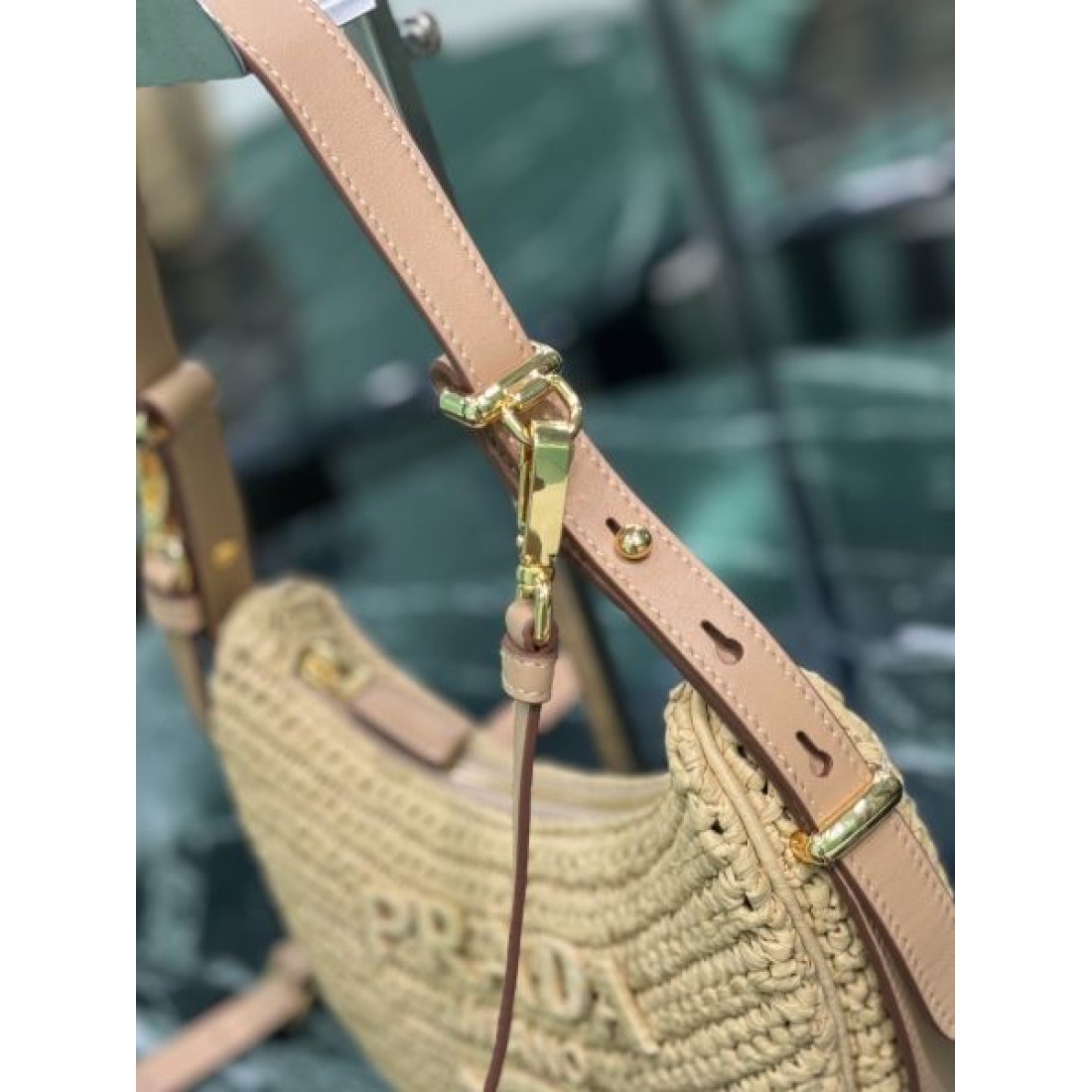  期間限定 PRADA プラダ コピー トートバッグ トレンド 高級感 シンプル