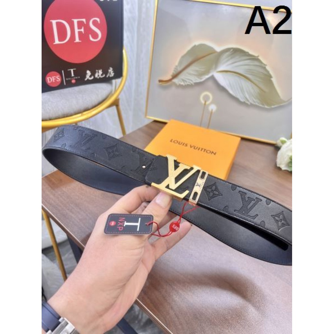 Louis Vuitton ルイヴィトン コピー ベルト ダークグレーモノグラム ブラックグラデーション メタルバックル仕様 落ち着いた色味 メンズスタイル