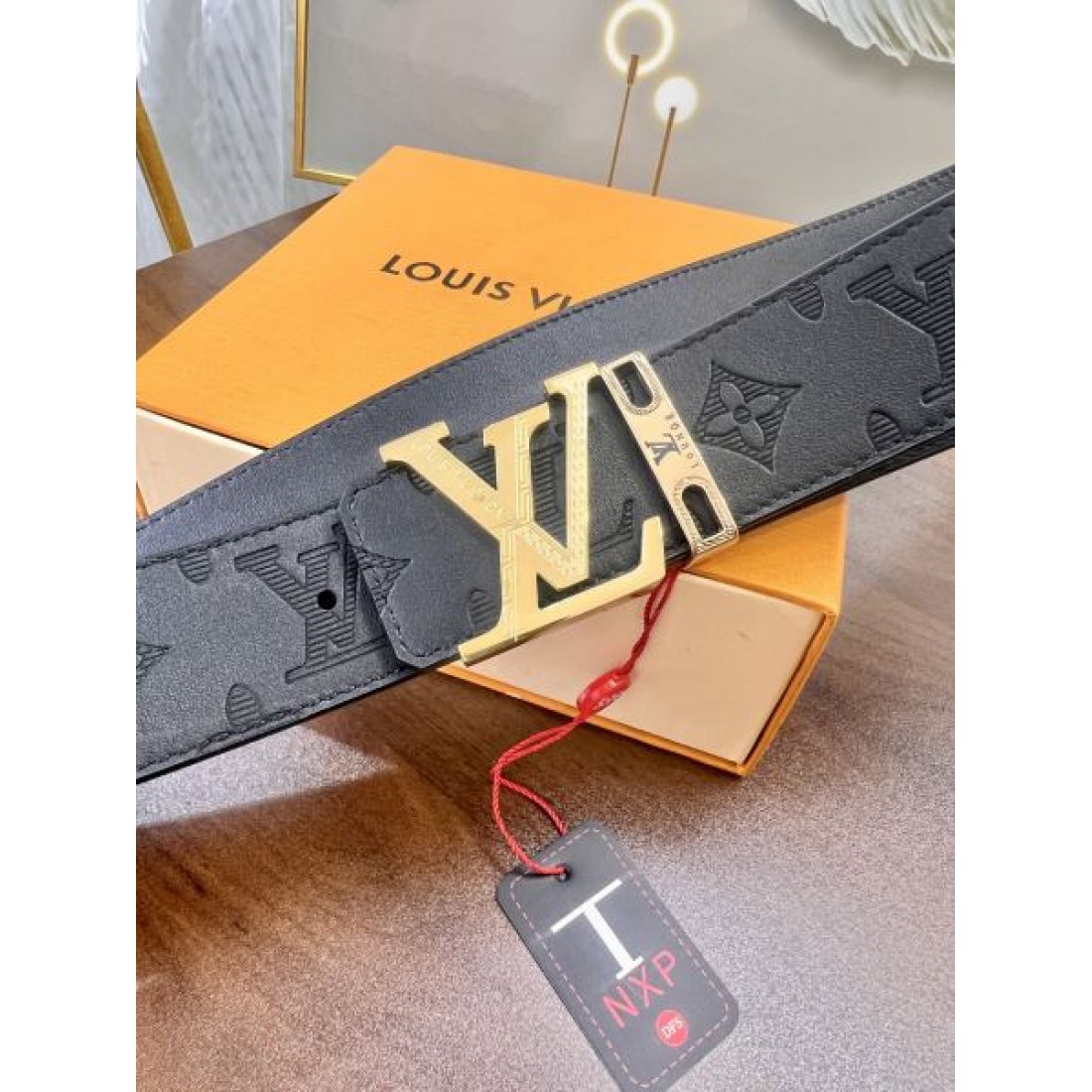 Louis Vuitton ルイヴィトン コピー ベルト ダークグレーモノグラム ブラックグラデーション メタルバックル仕様 落ち着いた色味 メンズスタイル
